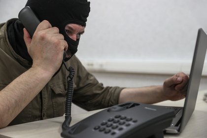 Подросткам назвали способ распознать телефонного мошенника