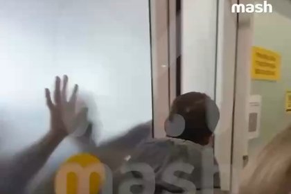 Пассажиры российского аэропорта устроили бунт и попали на видео