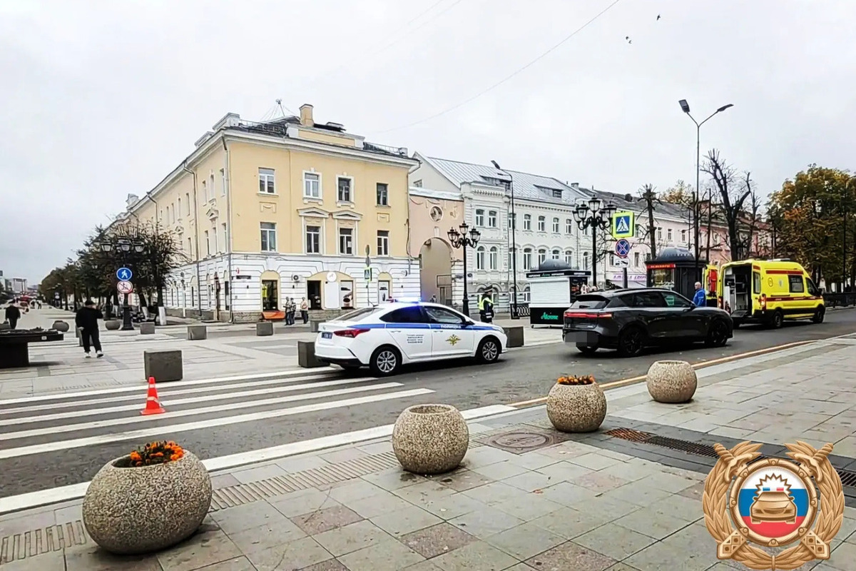 Женщина-водитель не заметила и сбила пешехода в центре Твери