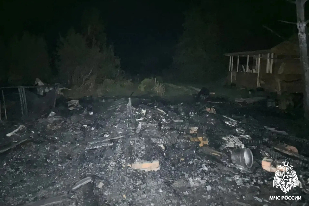 Тело мужчины обнаружили в горящем доме в Тверской области