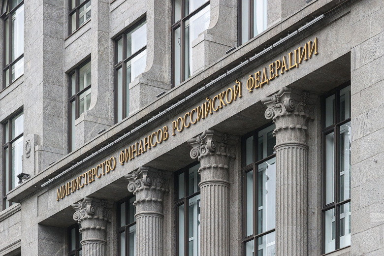 Минфин резко нарастит покупки валюты и золота в октябре