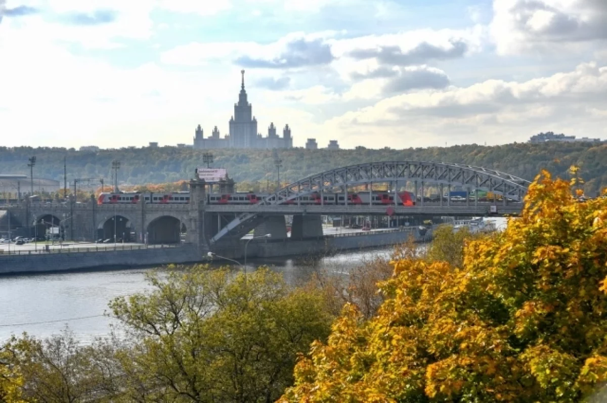 Синоптик Позднякова спрогнозировала теплую погоду в Москве на неделе