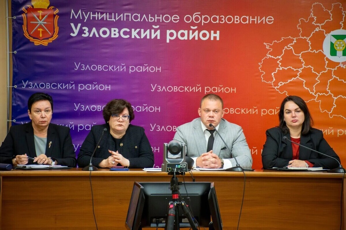 Черных поручил усилить контроль за вывозом мусора и отоплением в Узловой