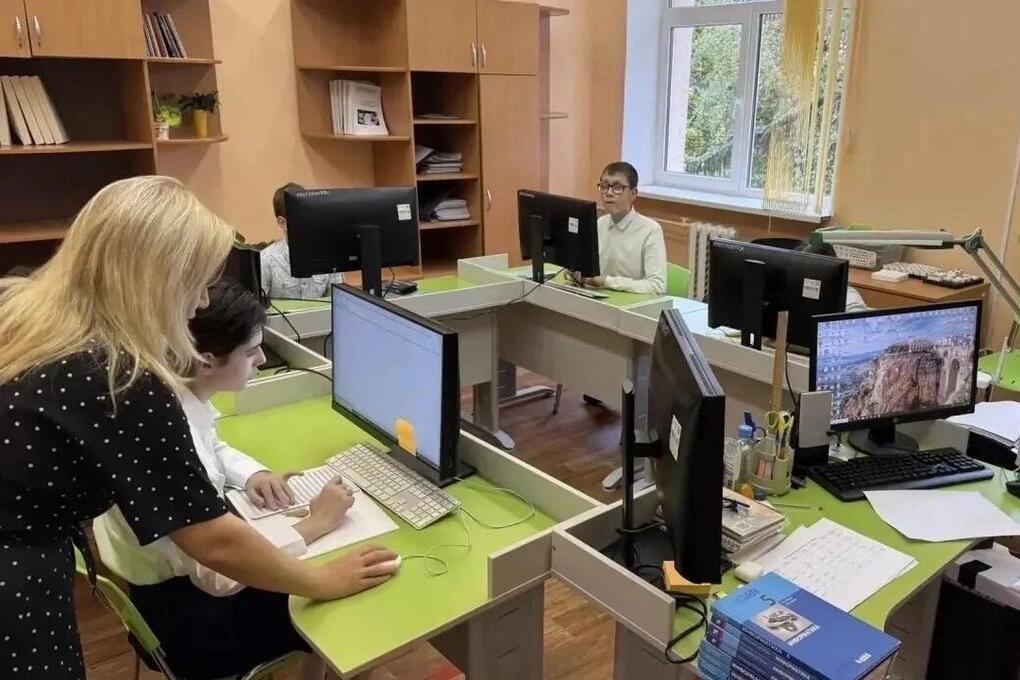 В Кисловодске незрячие дети впервые освоили робототехнику без экрана