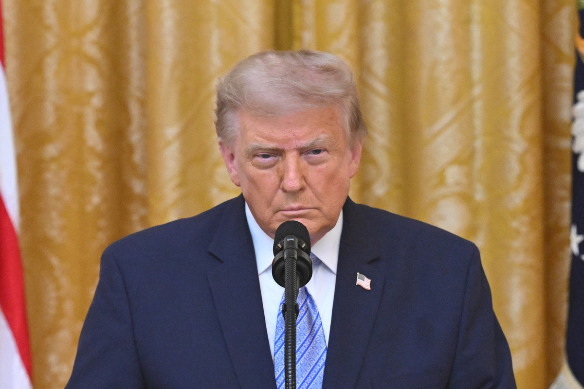 Трамп призвал казнить убийц полицейских