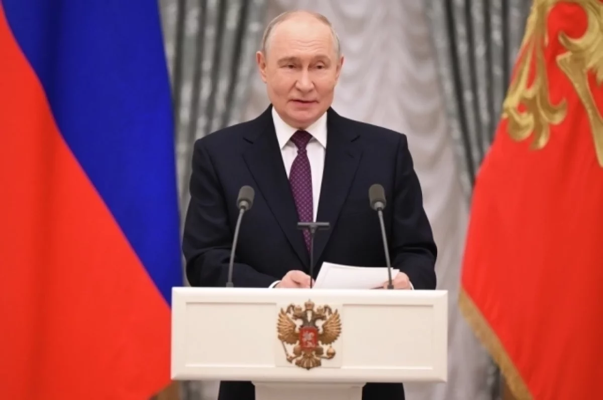 Путин вспомнил строки Тютчева о РФ на вручении наград педагогам героев СВО