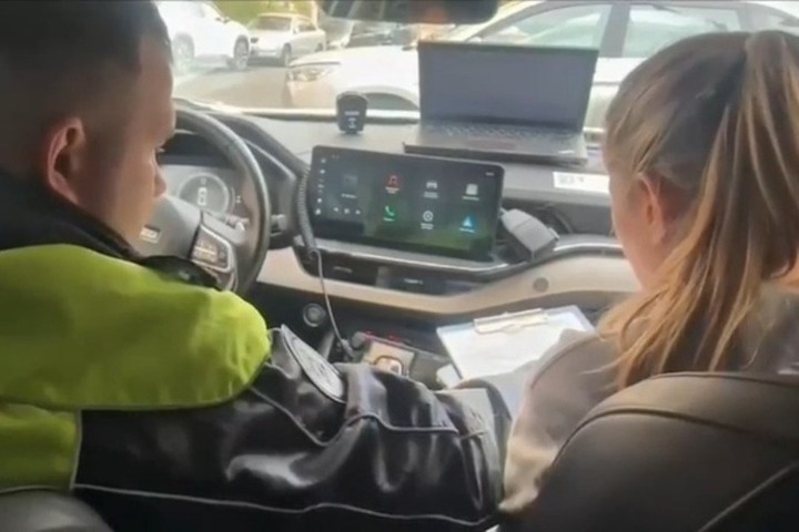 Дерзкая автоледи на «Мерседесе» ответила за игнорирование пешеходов