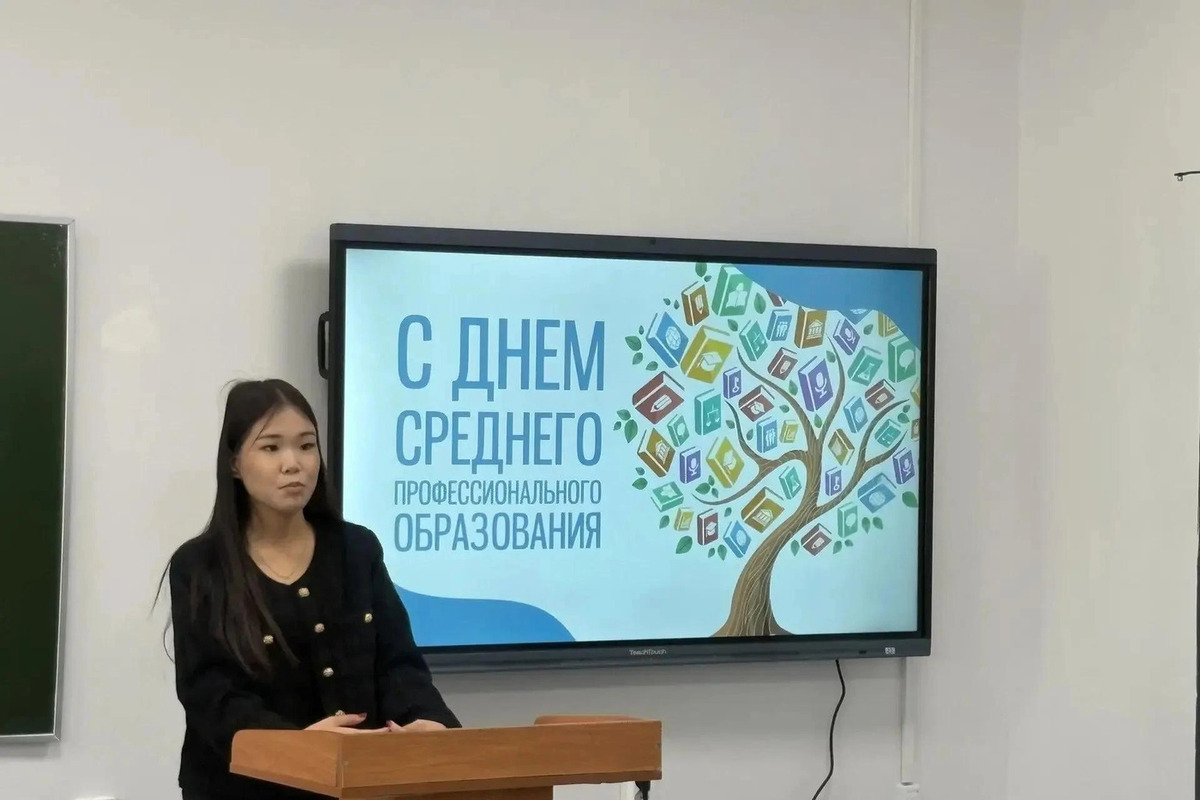 В КалмГУ наградили лучших педагогов и студентов колледжа