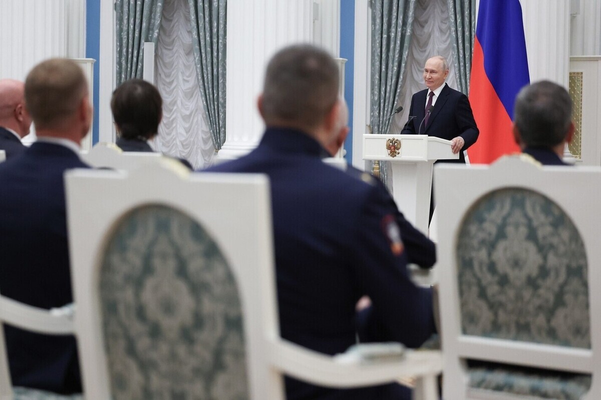 Три представителя Новосибирской области получили награды за воспитание героев СВО
