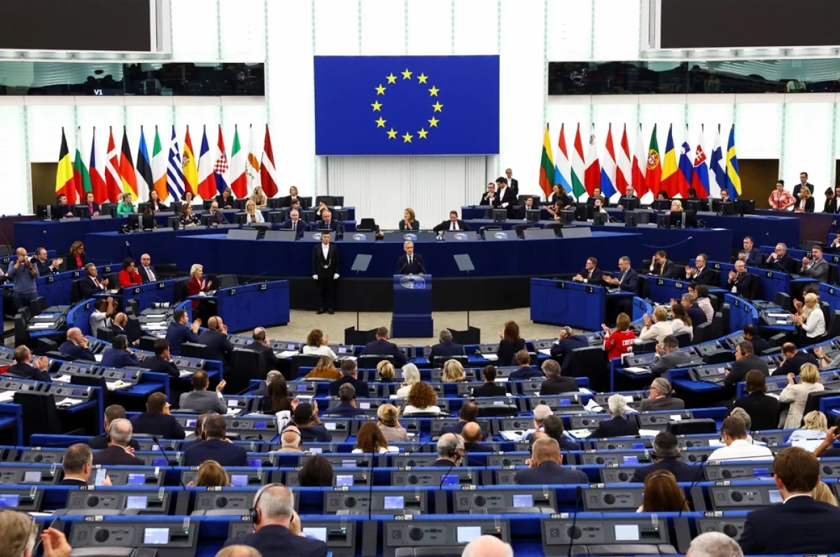 Клубника. Женщин — депутатов Европарламента раздели с помощью дипфейков