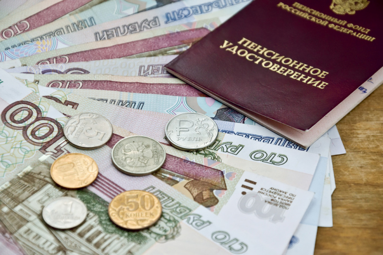 Юрист объяснил разницу между срочной пенсионной и единовременной выплатами