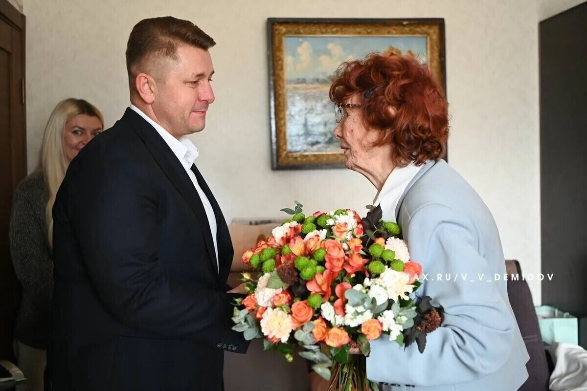 Мэр Белгорода поздравил участницу Великой Отечественной войны со 101-летием