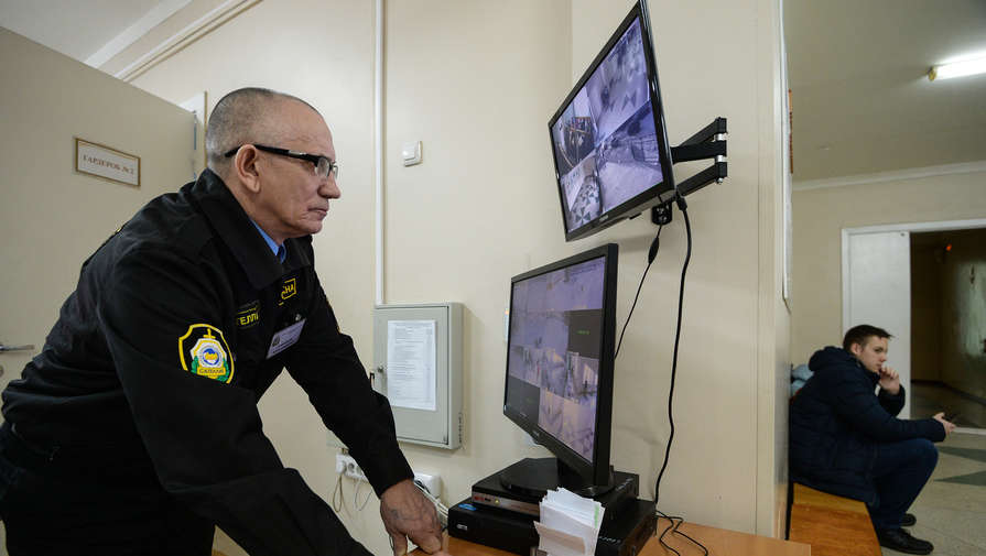 "Чтобы не было ЧП": в России призвали радикально изменить подход к охране школ