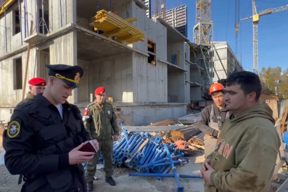 В Северодвинске нашли более десяти мигрантов, косивших от военкомата