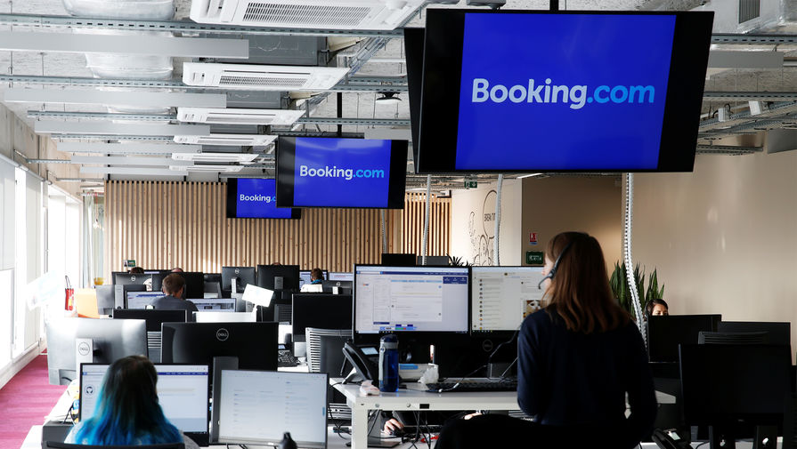 Booking.com пытается через суд заставить сотрудников ходить на работу
