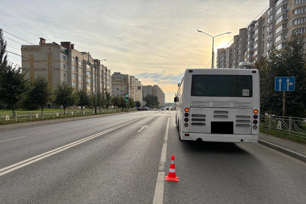 В Тамбове в автобусе №55 упала 10-летняя девочка