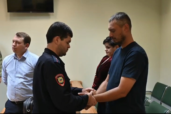 На Кубани в зале суда взяли под стражу мошенника, похитившего более 13,2 млн рублей