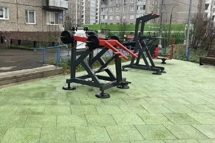 Лебедев рассказал об уборке площадок на пяти улицах Мурманска