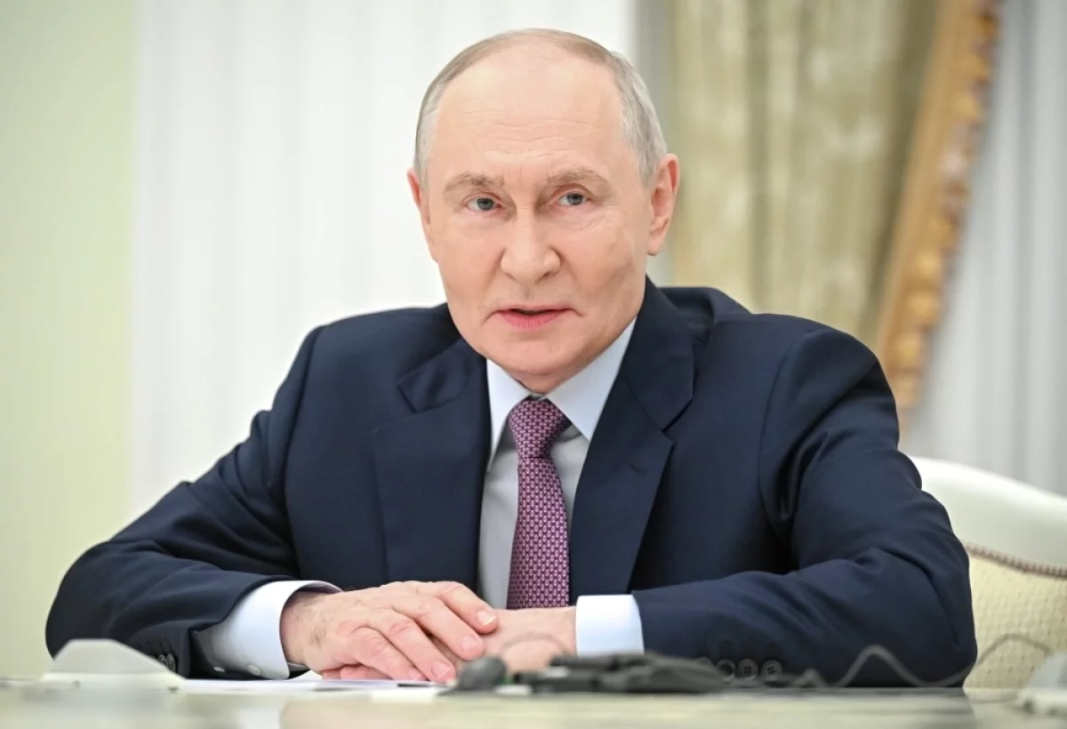 Есть масса важных тем. Путин летит в Туркмению на саммит СНГ