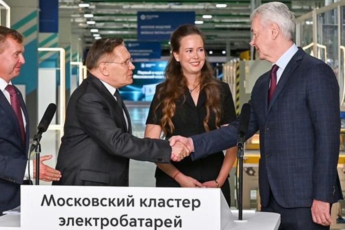 Путин и Собянин открыли первый в России кластер по производству электробатарей