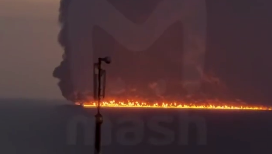 Власти рассказали о пожаре на танкере в акватории Черного моря