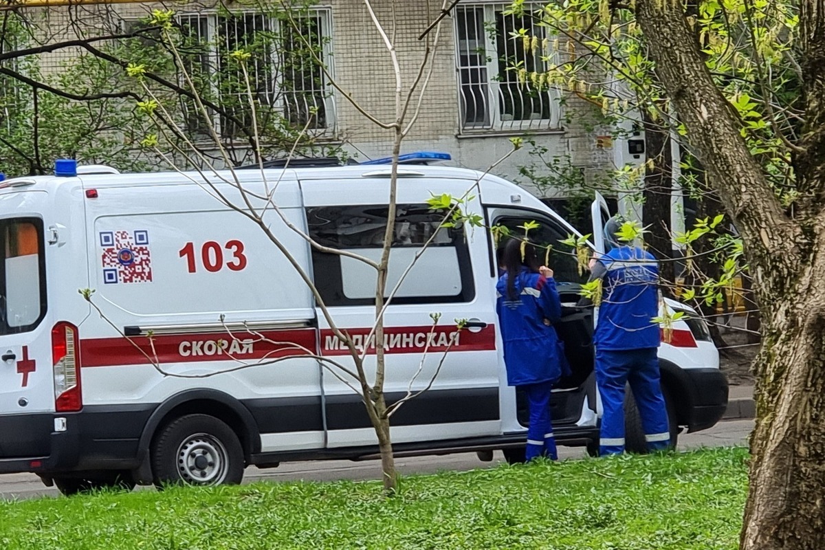 Подросток в Москве искромсал ножом приехавших на помощь врачей