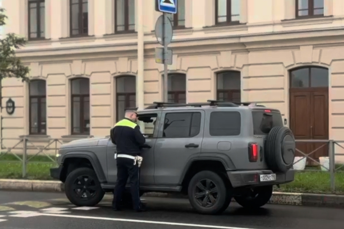 Среди 300 человек полиция нашла иностранца с нарушениями правила пребывания