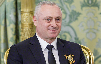 Гунба поздравил Путина с днем рождения
