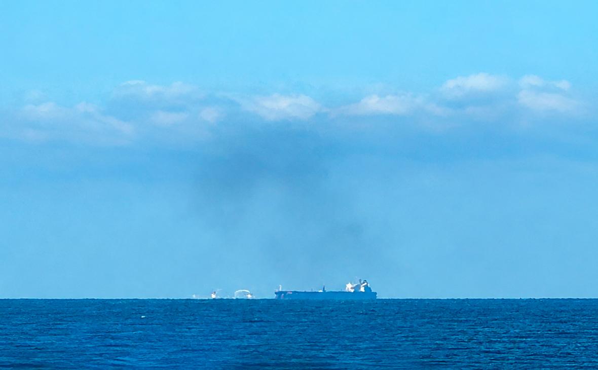 Росприроднадзор не нашел загрязнения Черного моря после пожара на танкере