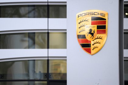 Производитель люксовых машин объявил о массовых сокращениях
