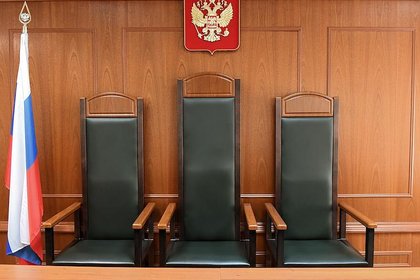 Голый экстремал устроил разминку на рельсах в московском метро
