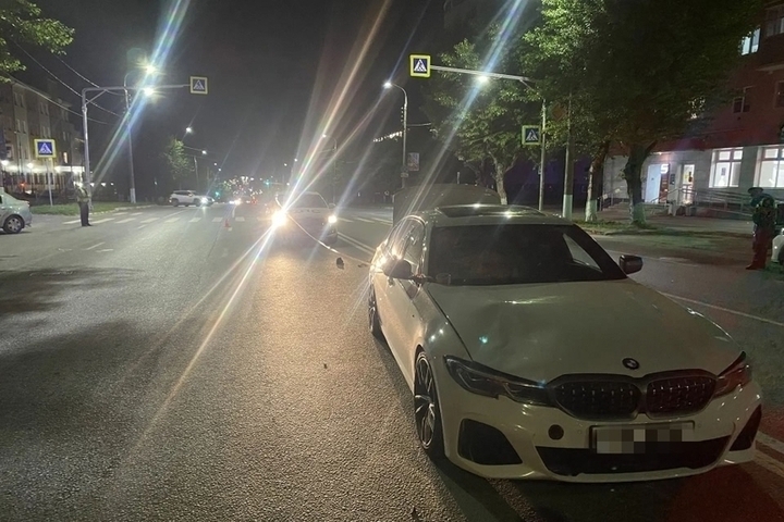 Водитель BMW едва не покалечил двух подростков во Владимире