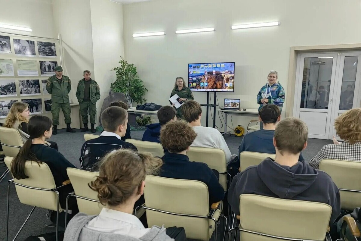 Будущие агротехнологи познакомились с профессией госинспектора в Приокско-Террасном заповеднике Серпухова