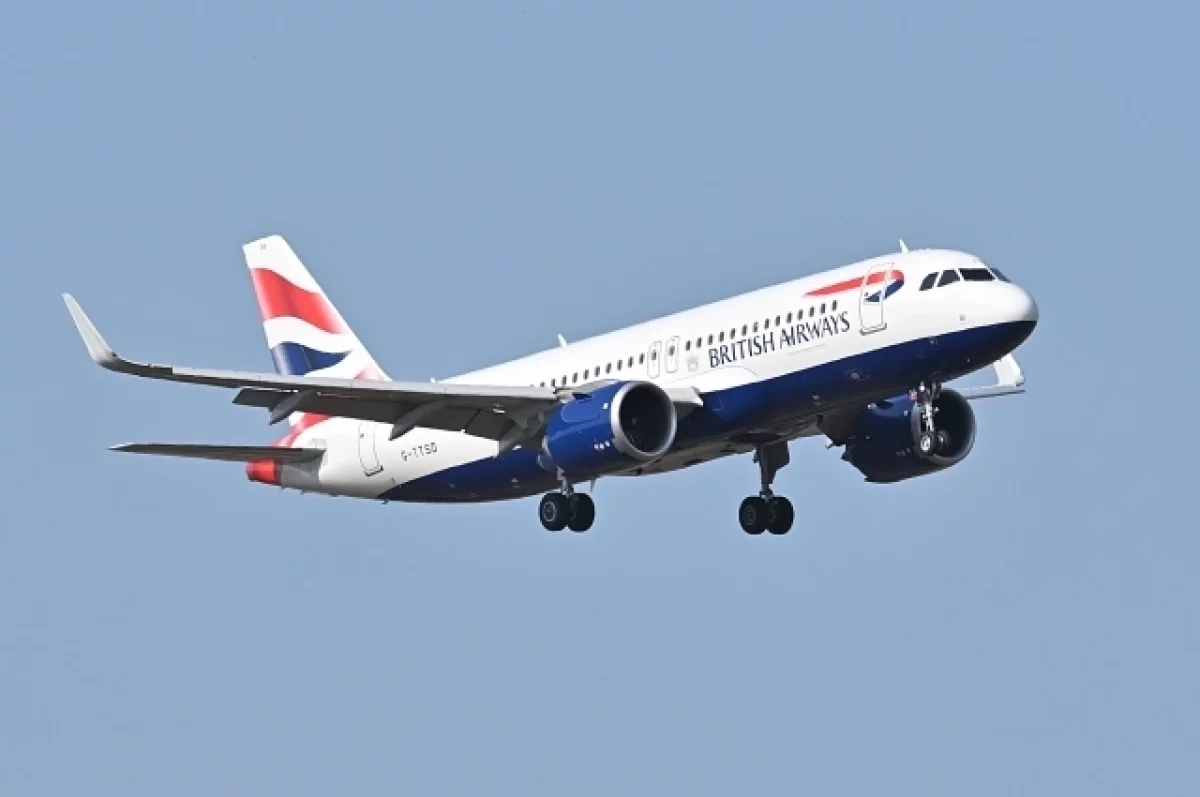 Самолет British Airways совершил экстренную посадку после сигнала о ЧС
