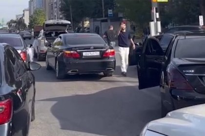 Свадебный кортеж в российском городе вызвал широкий общественный резонанс