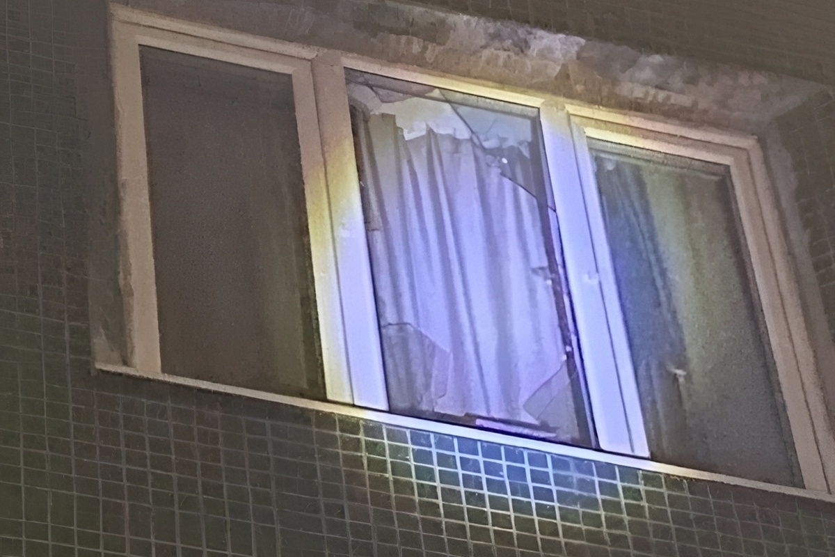 Петербуржец не застал любимую дома и разбил окна ей и соседу