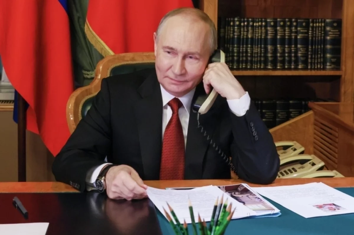 Как президент отмечает день рождения? Путин получил массу телефонных звонков