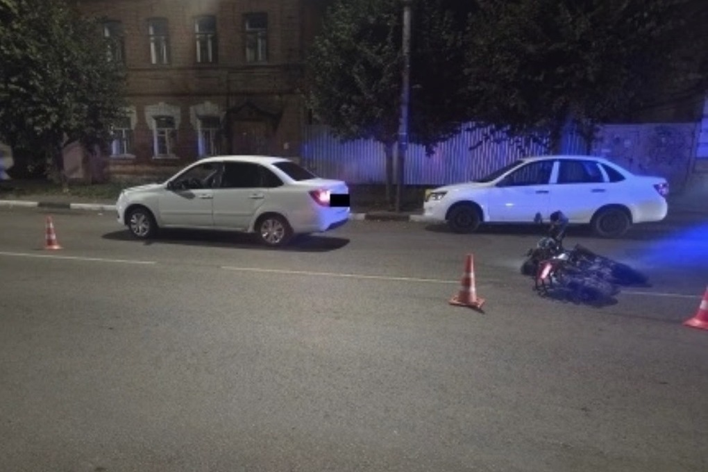 В Тамбове «Lada Granta» столкнулась с электровелосипедом