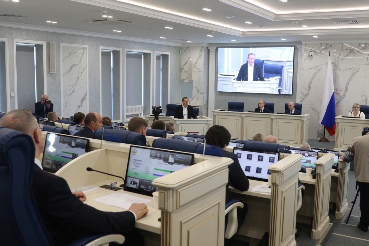 У депутатов нового Заксобрания Ленобласти прошел первый рабочий день