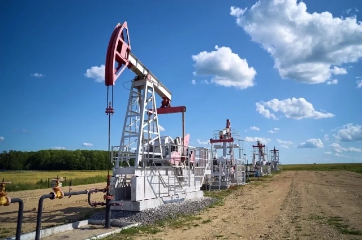 Стоимость фрахта нефтяных супертанкеров достигла нового максимума