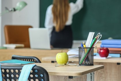 «Очень дружелюбная» 35-летняя учительница изнасиловала школьника