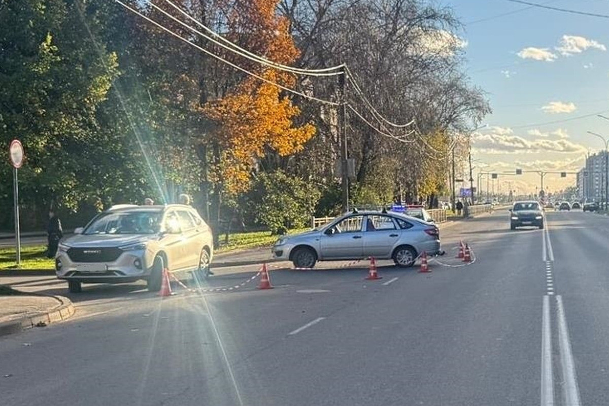 В Великом Новгороде «Лада» отправила в больницу 12-летнего мотоциклиста