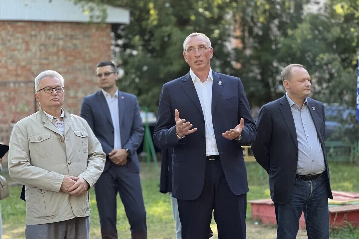 В Великих Луках и Кунье прошли встречи с жителями: в фокусе — ЖКХ, благоустройство и поддержка ТОС