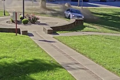 Пенсионерка устроила пьяный дрифт у здания суда