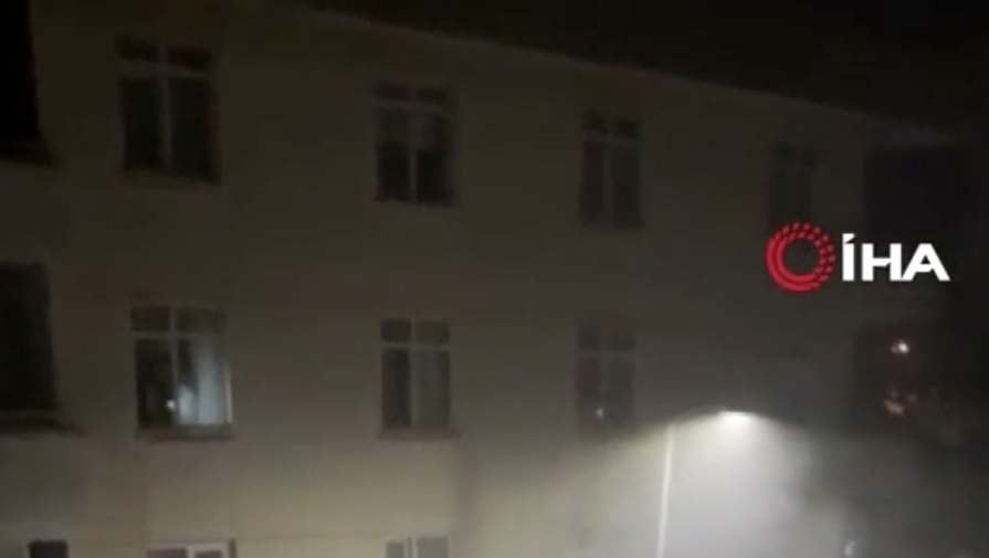 Обрушение многоэтажного дома в Стамбуле попало на камеру