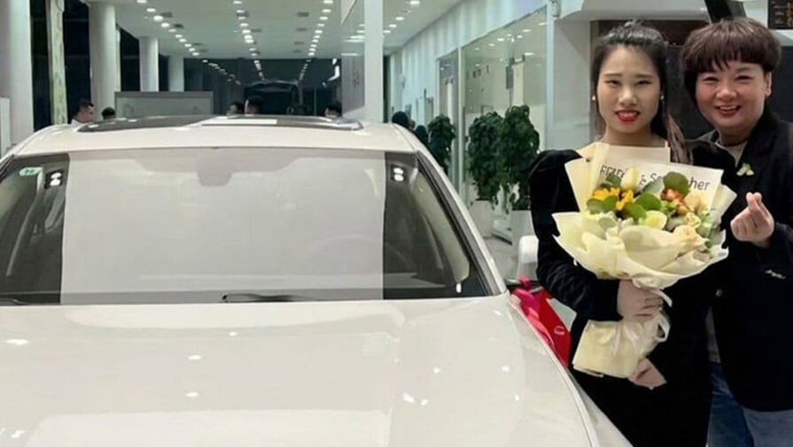 Начальница подарила сотрудникам BMW, потому что они мерзли по дороге на работу