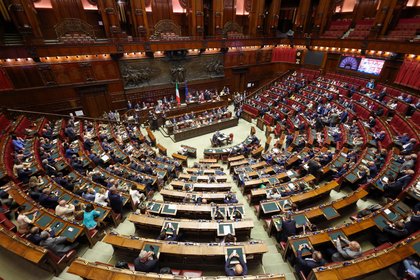 Захарова ответила на слова главы МИД Италии о вмешательстве России в выборы