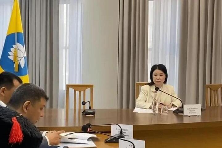 В Элисте обсудили вопросы труда и развития экономики