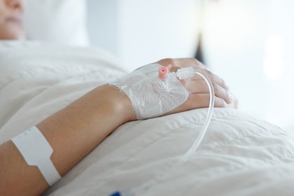 Женщина списала боль в животе на менструацию и потеряла половину желудка