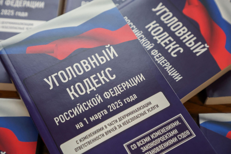 Названы статьи УК, грозящие гражданам за стрельбу по беспилотникам
